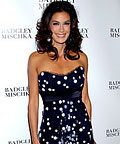 Teri Hatcher wearing Badgley Mischka