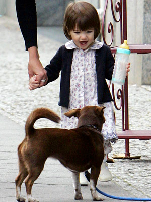Suri Cruise, dog, Paris, Hollywood's Hottest Moms, celebrity style