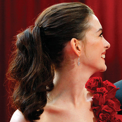 Anne Hathaway Hair Oscars on Anne Hathaway Ponytails Oscar Trends Hair Celebrity
