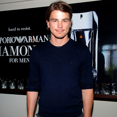 josh hartnett armani. altTag Josh Hartnett, Party