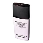 Beaute Initiale Energizing Multi-Protection Fluid Healthy Glow SPF 15, Chanel.