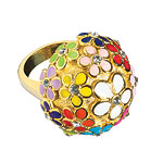 Gold-plated ring with enamel daisies and Swarovski crystals, Arrieta Vogels.