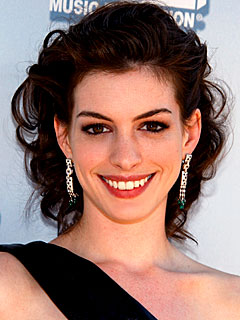 Anne Hathaway, transformation, celebrity hair, celebrity makeup