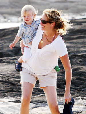 Julia Roberts, Hazel, Phinnaeus, Henry, Star Moms and Kids, Mother's Day