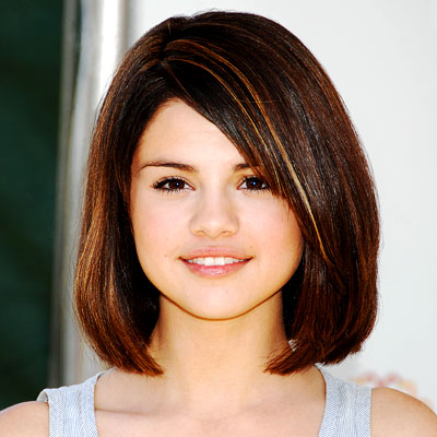 selena gomez hairstyles straight. Selena Gomez