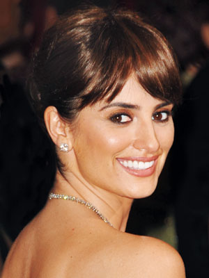 Look of the Day photo | Penelope Cruz's Sophisticated Bangs