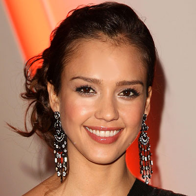 Summerize Your Hairstyle, Messy Bun, Jessica Alba. Stephen Lovekin/WireImage