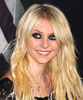 Taylor Momsen-Makeup Tip-Eye Shadow