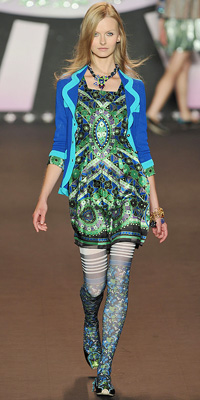 Anna Sui - Runway Photos - Spring 2010 Runway at InStyle.com