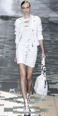 Gucci - Runway Photos - Spring 2010 Runway at InStyle.com