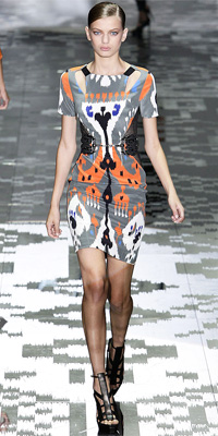 Gucci - Runway Photos - Spring 2010 Runway at InStyle.com