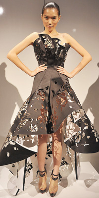 Marchesa - Runway Photos - Spring 2010 Runway at InStyle.com :  instylecom marchesa runway photos spring 2010