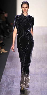Fashion Designers - Runway Photos - Fall 2009 Runway at InStyle.com :  chic instyle designers gold