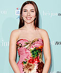 Scarlett Johansson wearing Oscar de la Renta