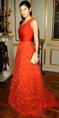 Lake Bell in Monique Lhuillier carrying Bally