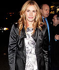 Julia Roberts wearing Akris