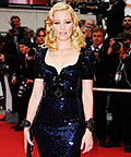 Elizabeth Banks wearing Andrew Gn