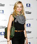 Sara Paxton wearing Chloé