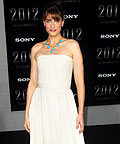 Amanda Peet wearing Ralph Lauren
