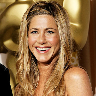 jennifer aniston oscars 2009 painting