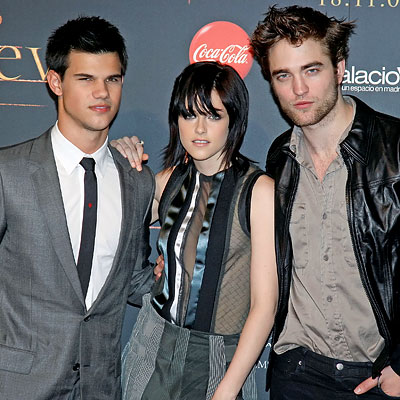 Kristen Stewart, Taylor Lautner and Robert Pattinson - Twilight Saga: New Moon fan event - Madrid