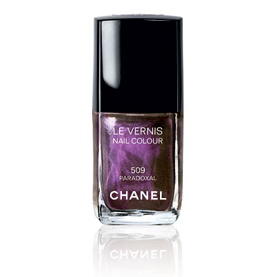 Chanel Le Vernis Nail Colour in Paradoxal