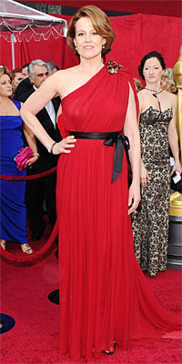 Baú de ideias: Modelos de vestido Oscar 2010 030710 Sigourney Weaver 200 Baú de ideias: Modelos de vestido Oscar 2010