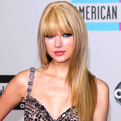 pictures of taylor swift with bangs