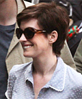 Anne Hathaway Chops Off Her Locks!
