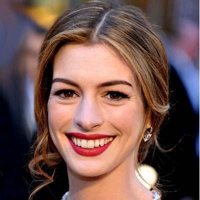 Anne Hathaway Hair 2011 on The 10 Best Hair And Makeup Looks At The Academy Awards