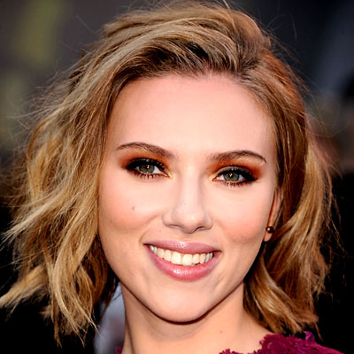 Hair  Makeup Games on Scarlett Johansson     Best Hair And Makeup     Oscars 2011