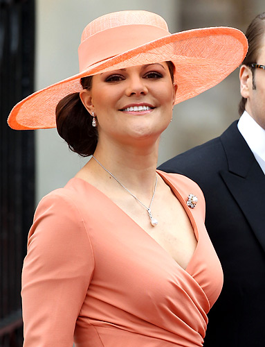 http://img2.timeinc.net/instyle/images/2011/gallery/042911-princess-victoria-383x500.jpg