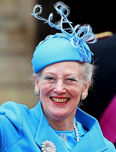 http://img2.timeinc.net/instyle/images/2011/gallery/042911-queen-margarethe-383x500.jpg