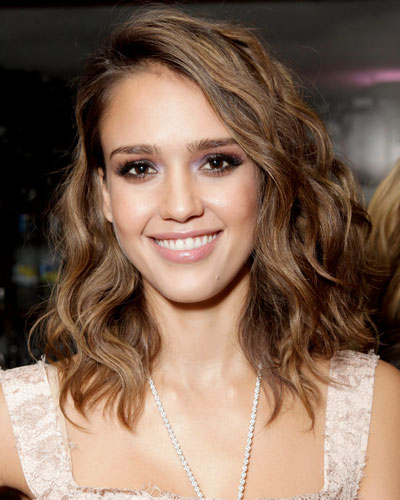 Jessica Alba on Jessica Alba Beachy Waves Get Hollywood Hair Hair Instyle