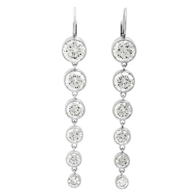 [BR]
Long Graduated Earrings