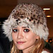 The Olsens Go Shopping, Hilary Swank Supports Japan and More!