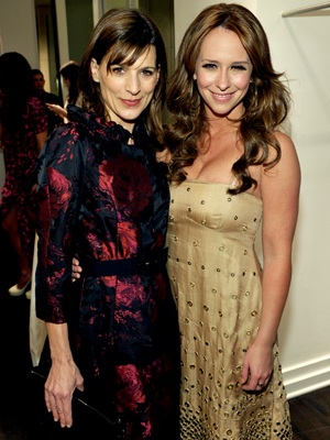 Perrey Reeves and Jennifer Love Hewitt