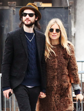 Sienna Miller Pregnant, Tom Sturridge