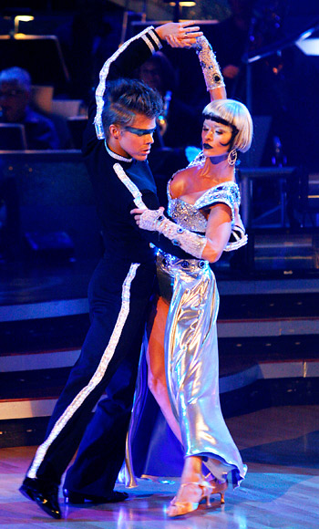 Derek Hough, Nicole Sherzinger, Dancing With the Stars