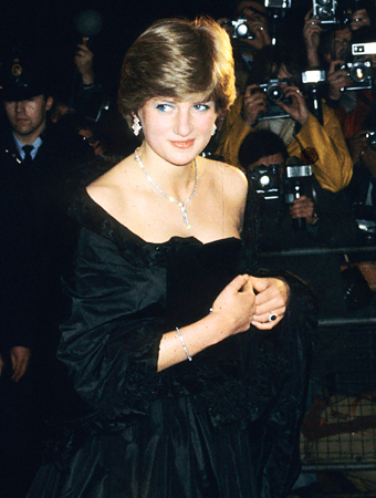 Princess Diana 39s Wedding Dress Coming to the Mall of America