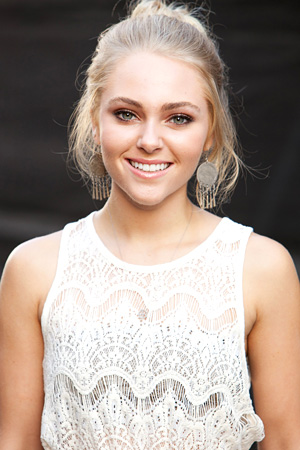 AnnaSophia Robb The Carrie Diaries JIL Studio FilmMagic