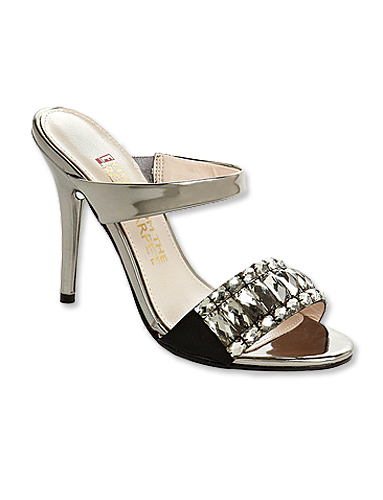 E! Live from the Red Carpet Shoe Collection