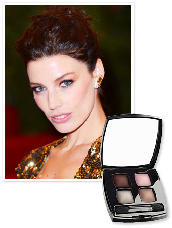 Jessica Pare - Megan Draper - Eye Shadow
