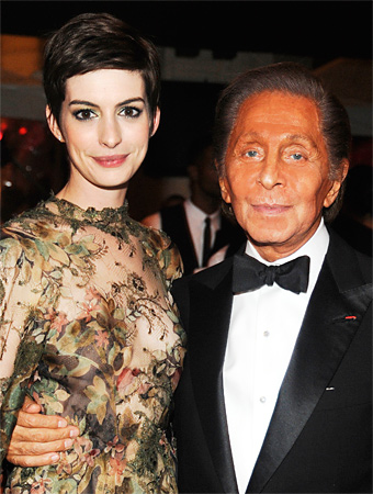 Anne Hathaway Valentino