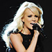 Carrie Underwood's Fingerless Gloves: Love Them or Leave Them?