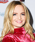 Mena Suvari - Celebrity Beauty Tip - Taupe Eye Shadow