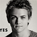 The 5 Most Popular Love Songs Listened to on Facebook