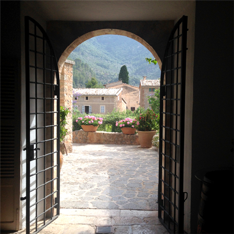 Travel Like an Editor: Kim Peiffer