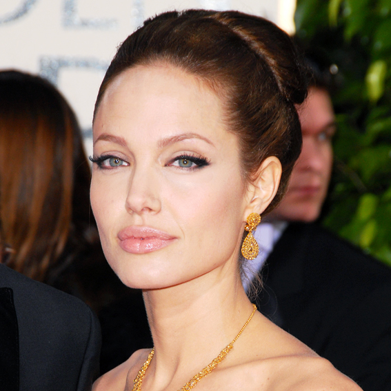 Angelina Jolie - Transformation