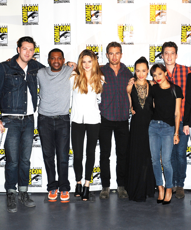Cast of divergent dating — img 12